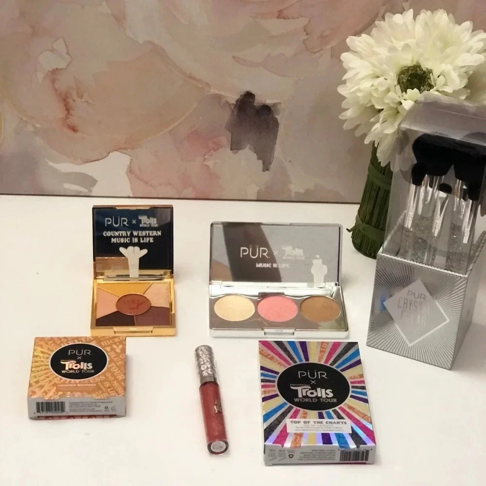 - Nwt! Pur Trolls Collection + brushes!